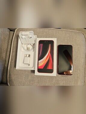 Apple iPhone SE Red with EarPods and Charger Locked